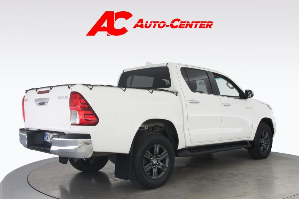 TOYOTA Hilux 2023