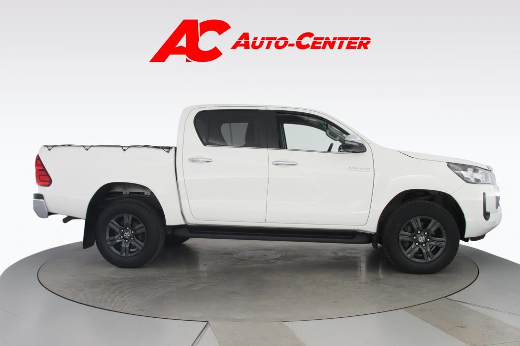 TOYOTA Hilux 2023