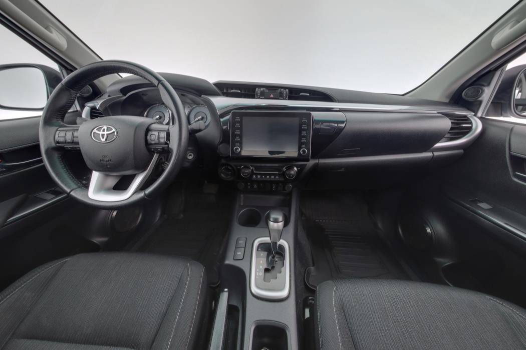 TOYOTA Hilux 2023