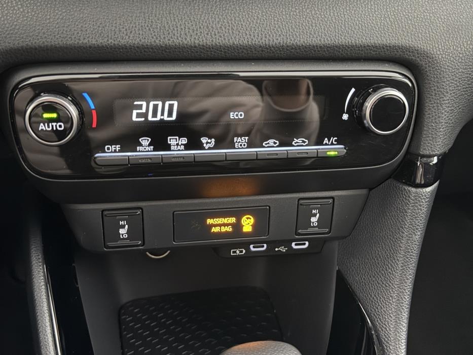 TOYOTA Yaris 2024