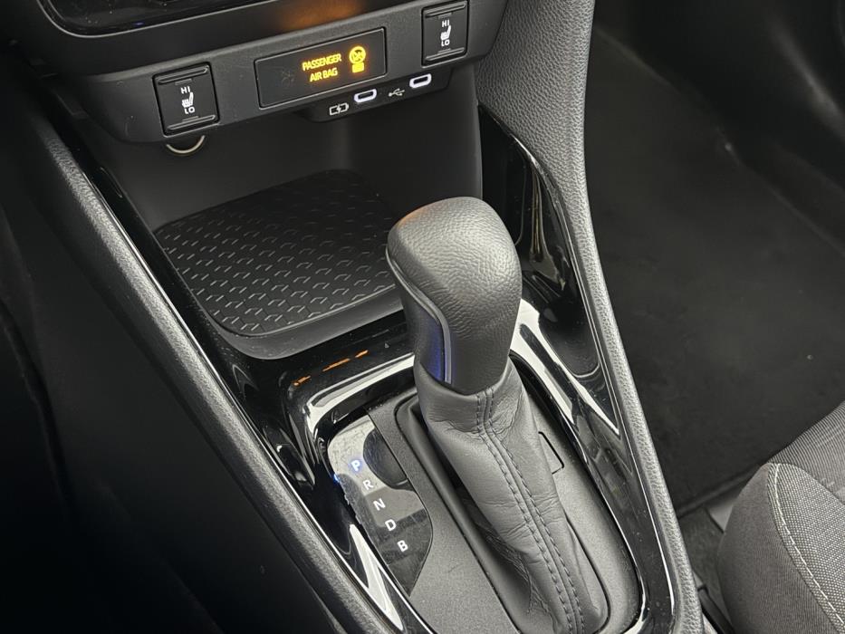 TOYOTA Yaris 2024