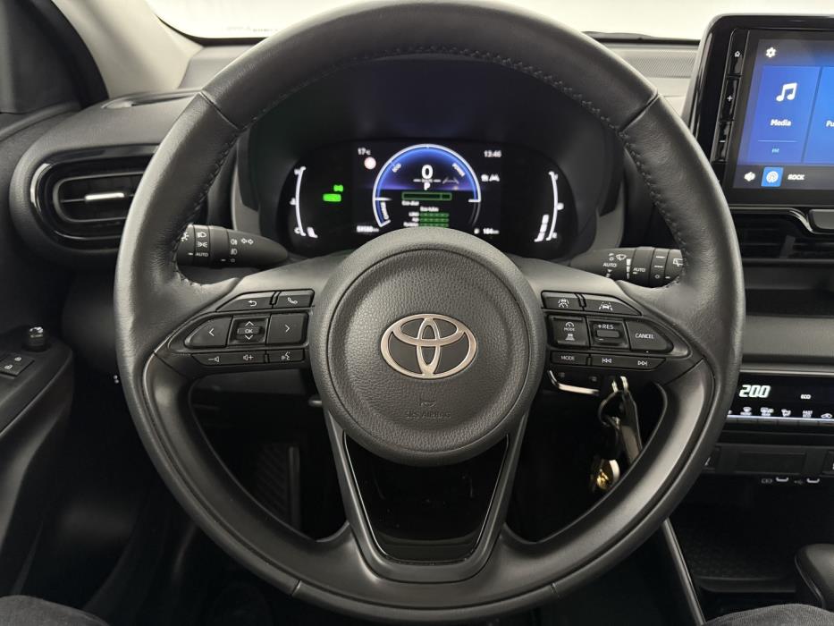 TOYOTA Yaris 2024