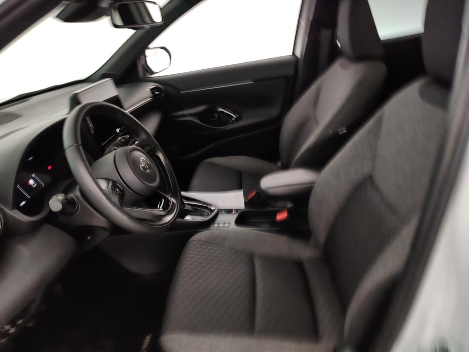 TOYOTA Yaris Cross 2025