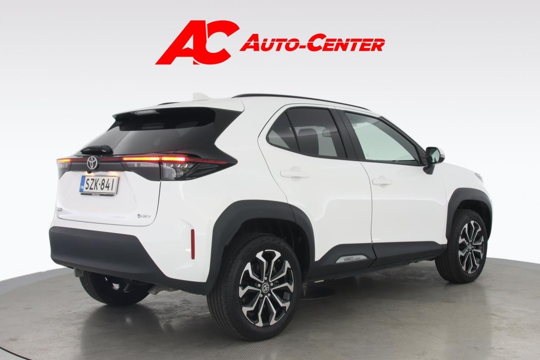 TOYOTA Yaris Cross 2025