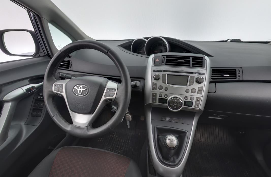 TOYOTA Verso 2011