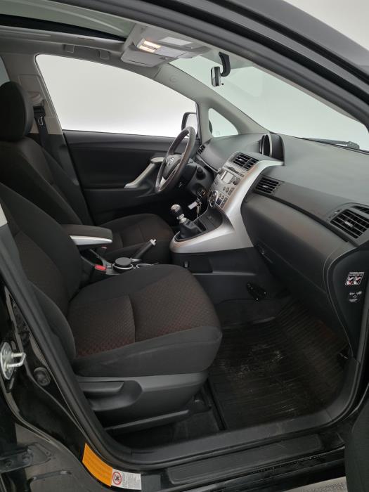 TOYOTA Verso 2011