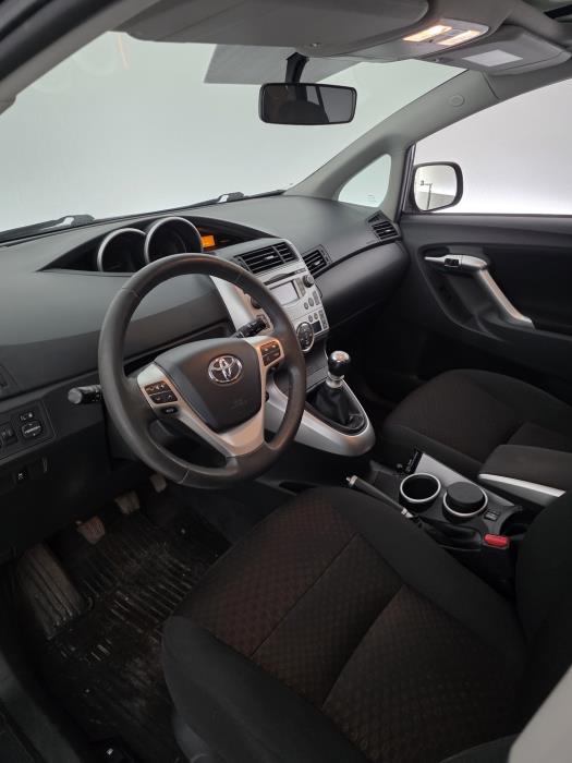 TOYOTA Verso 2011