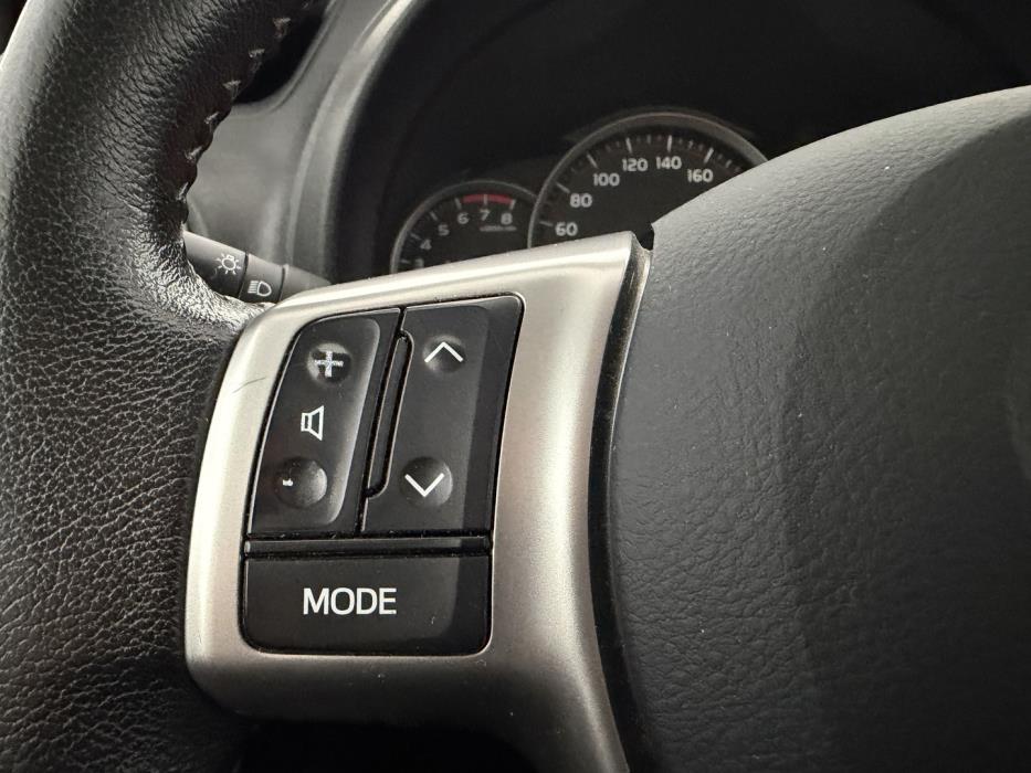 TOYOTA Yaris 2012