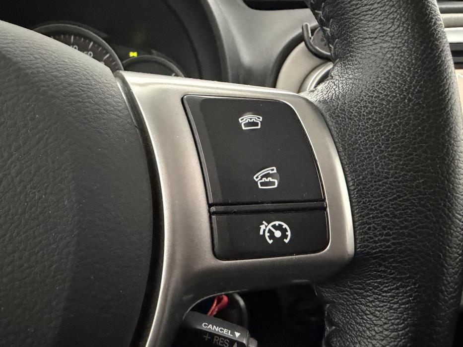 TOYOTA Yaris 2012