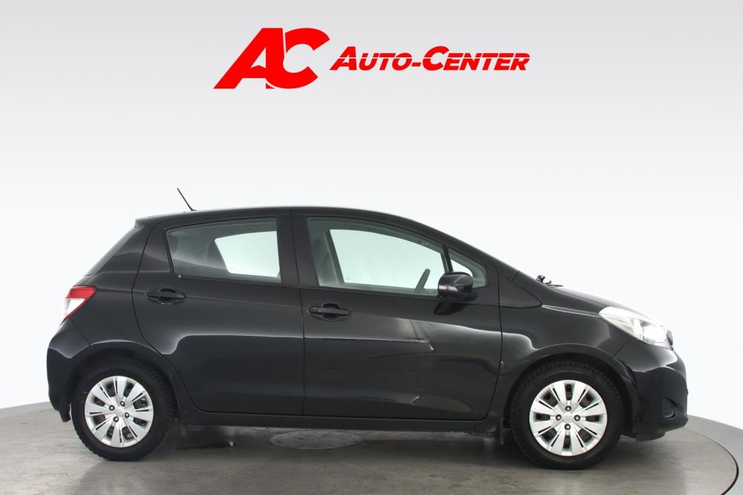 TOYOTA Yaris 2012