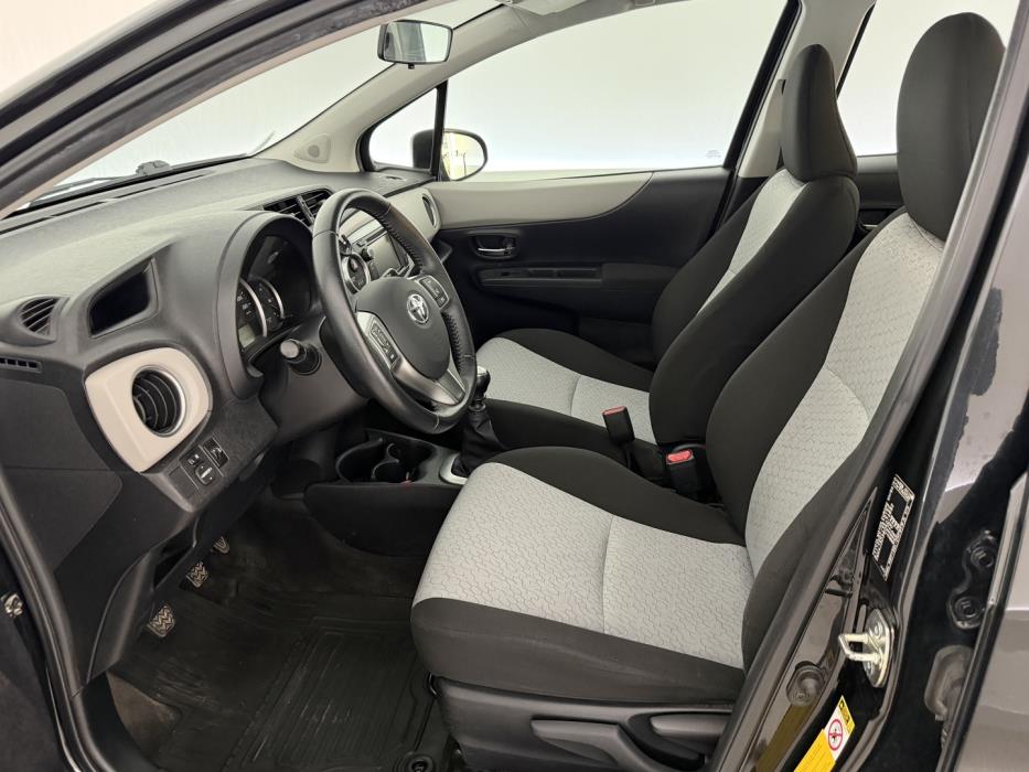 TOYOTA Yaris 2012
