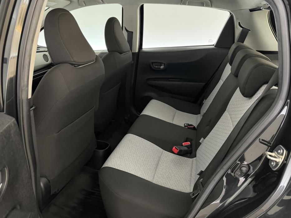 TOYOTA Yaris 2012