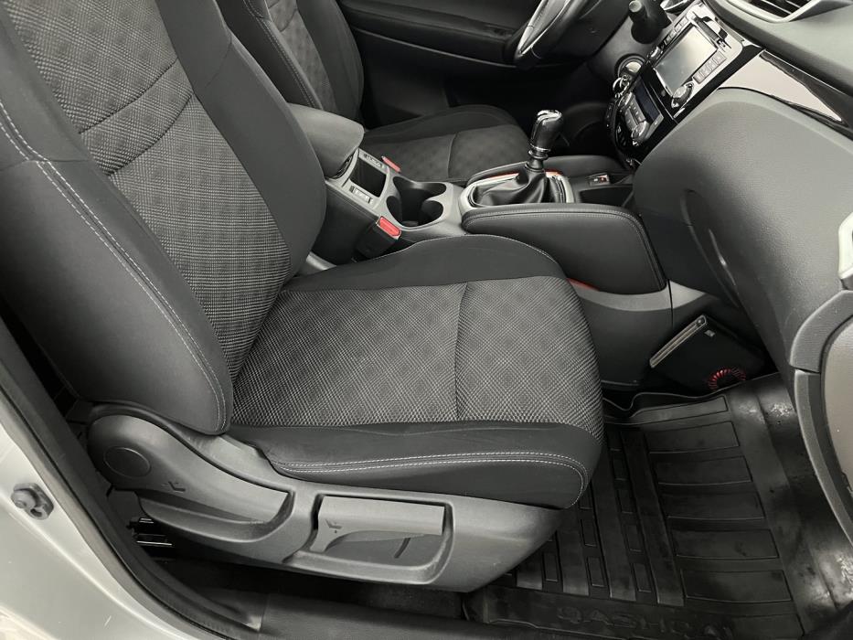 NISSAN Qashqai 2015