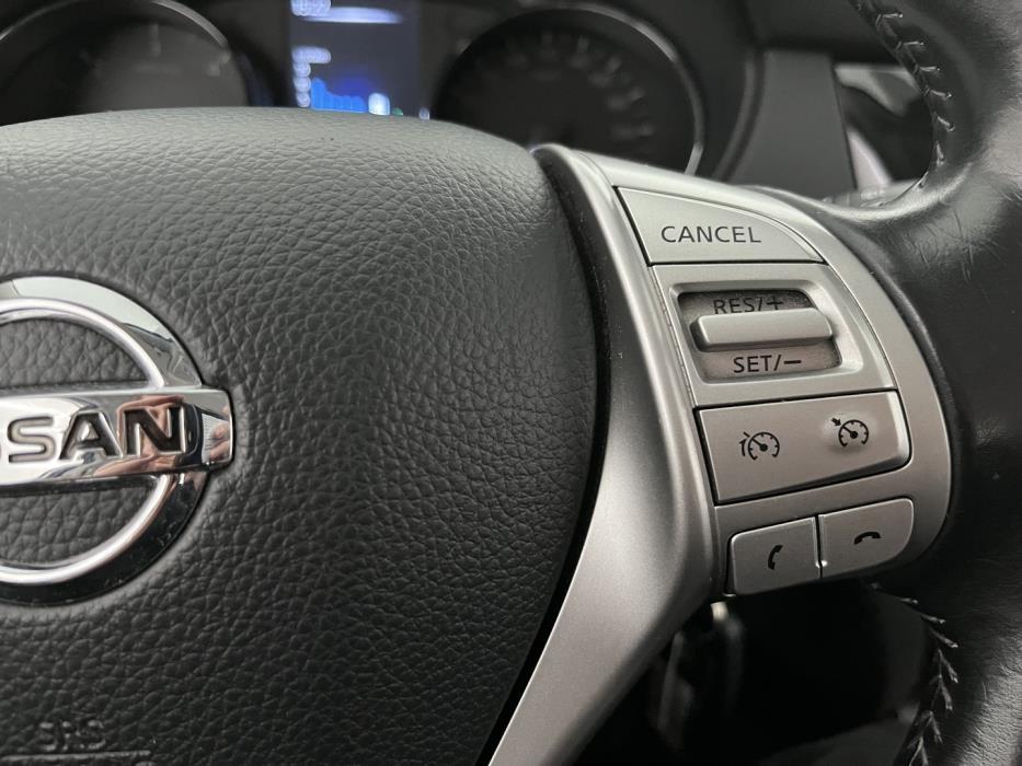 NISSAN Qashqai 2015