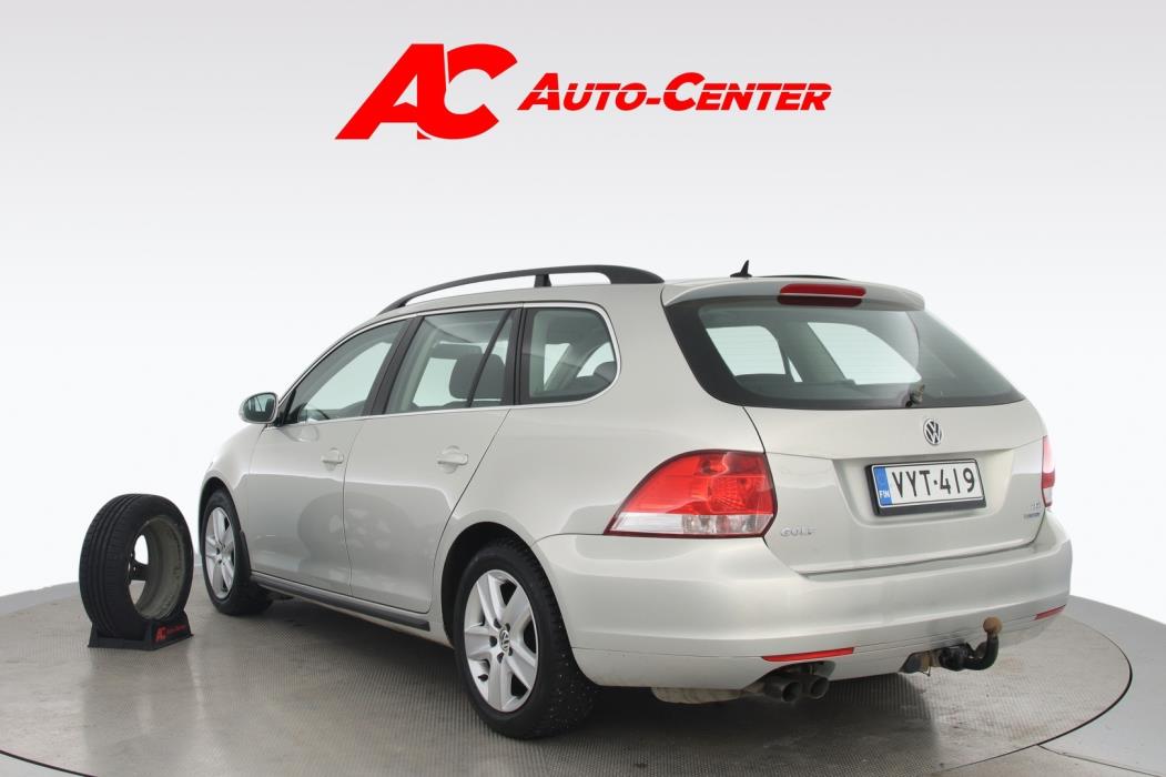 VOLKSWAGEN Golf 2010
