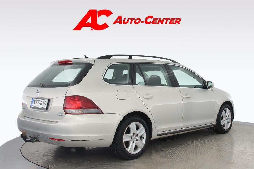 VOLKSWAGEN Golf 2010