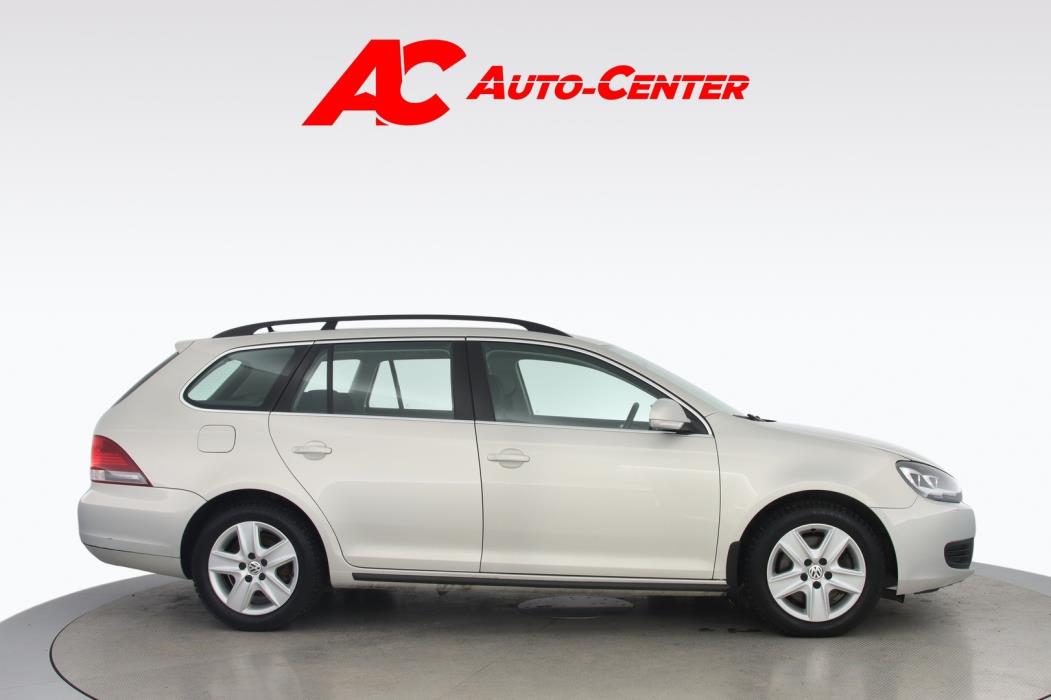 VOLKSWAGEN Golf 2010