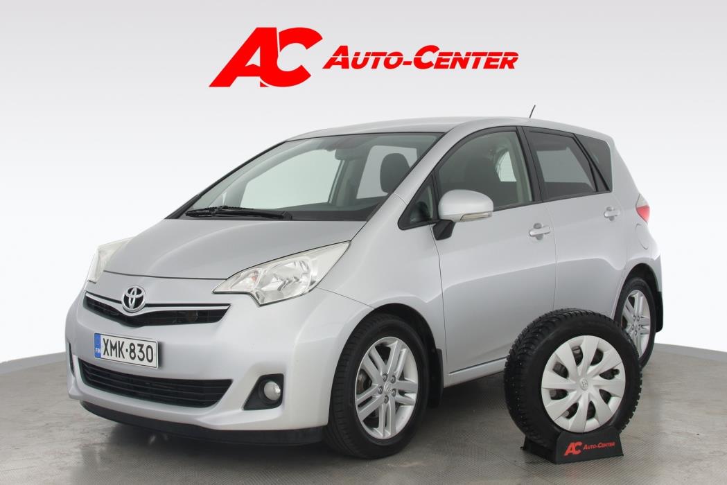 TOYOTA Verso-S 2012