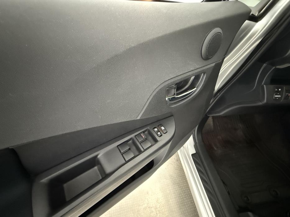 TOYOTA Verso-S 2012