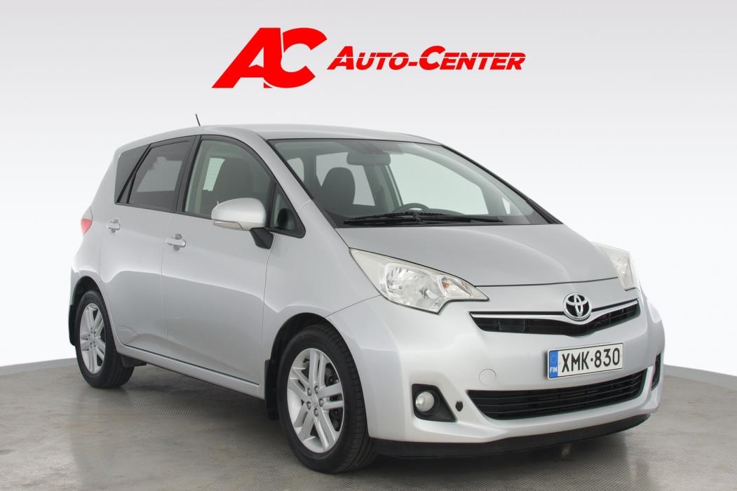 TOYOTA Verso-S 2012