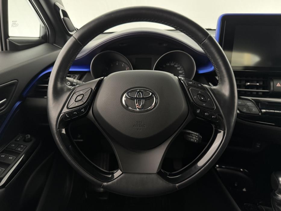 TOYOTA C-HR 2017