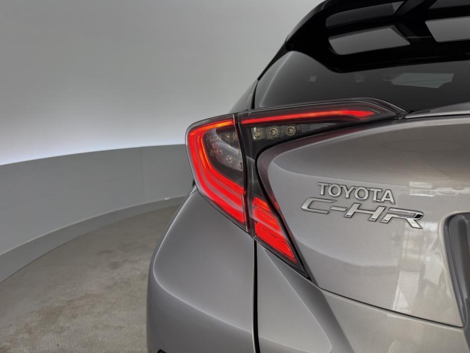 TOYOTA C-HR 2017