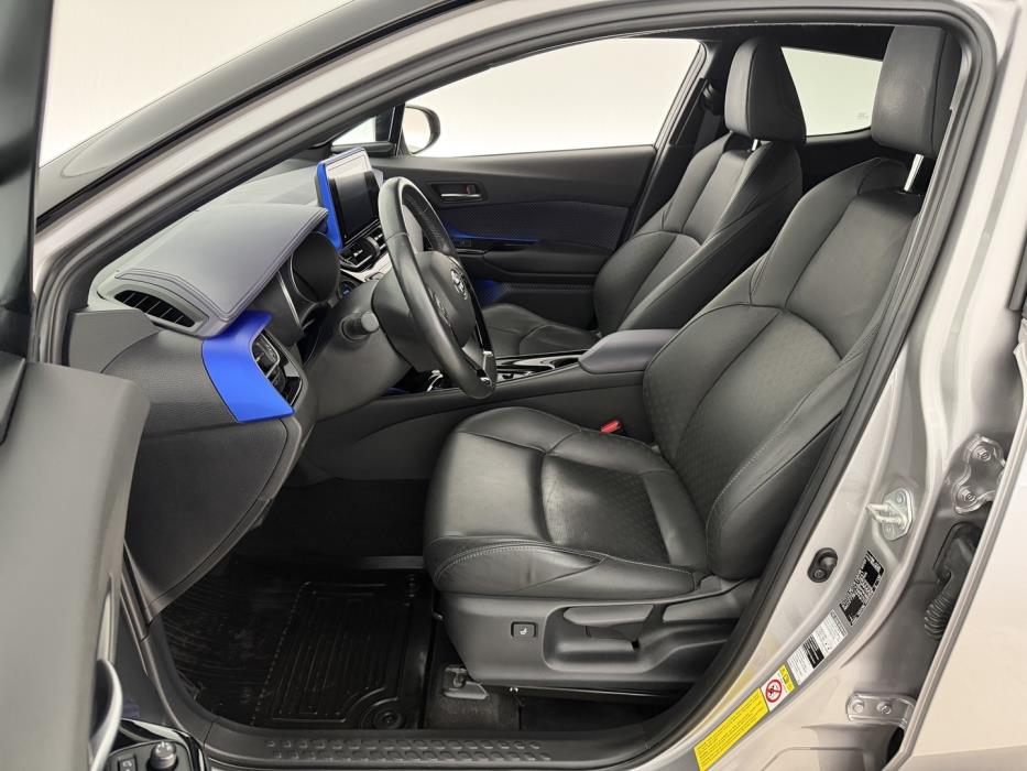 TOYOTA C-HR 2017