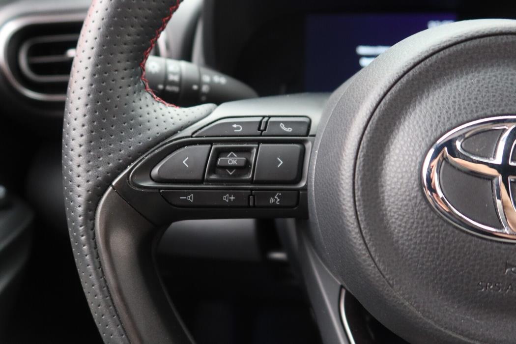 TOYOTA Yaris Cross 2024