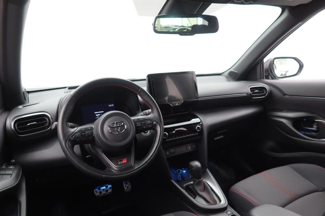 TOYOTA Yaris Cross 2024