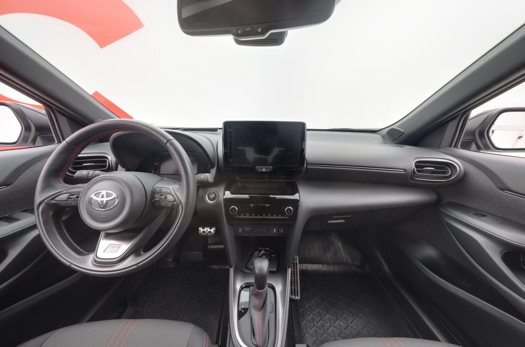 TOYOTA Yaris Cross 2024