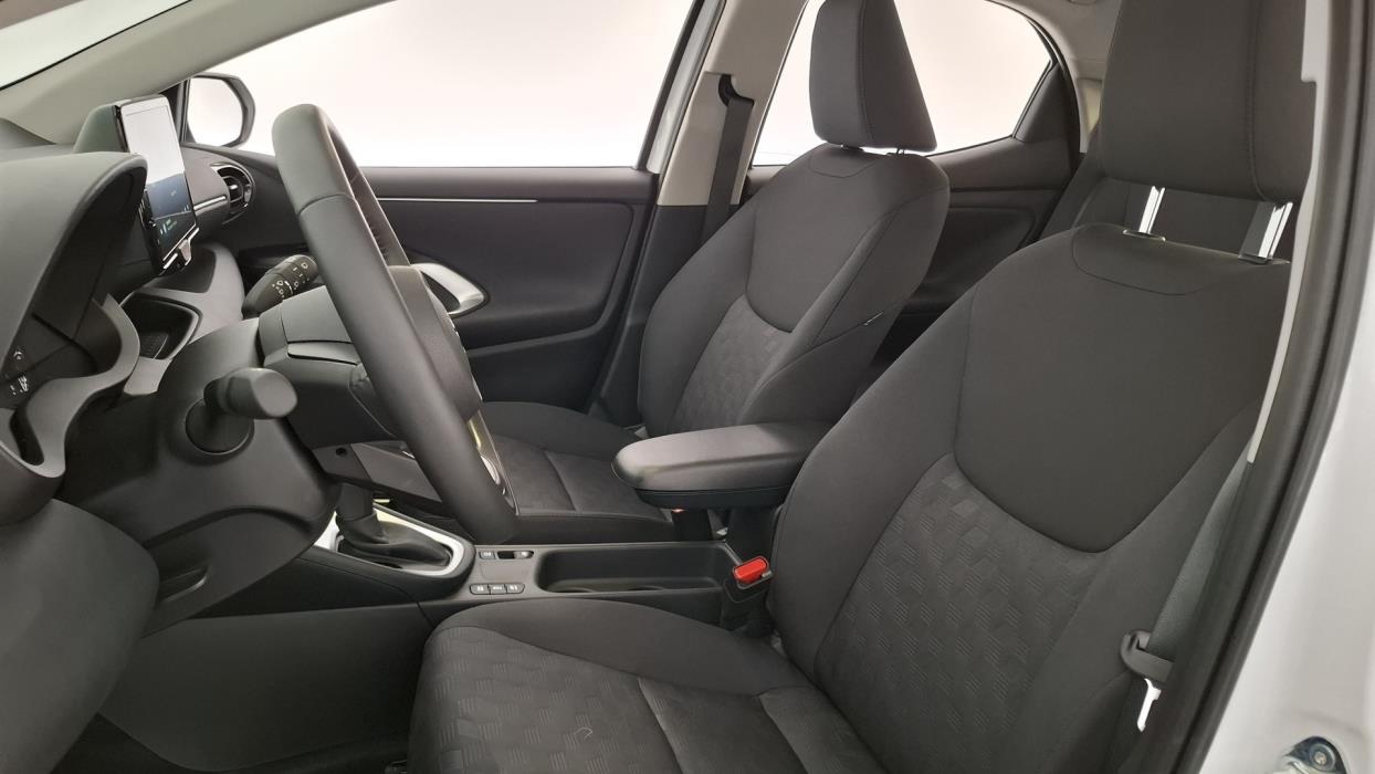 TOYOTA Yaris 2024