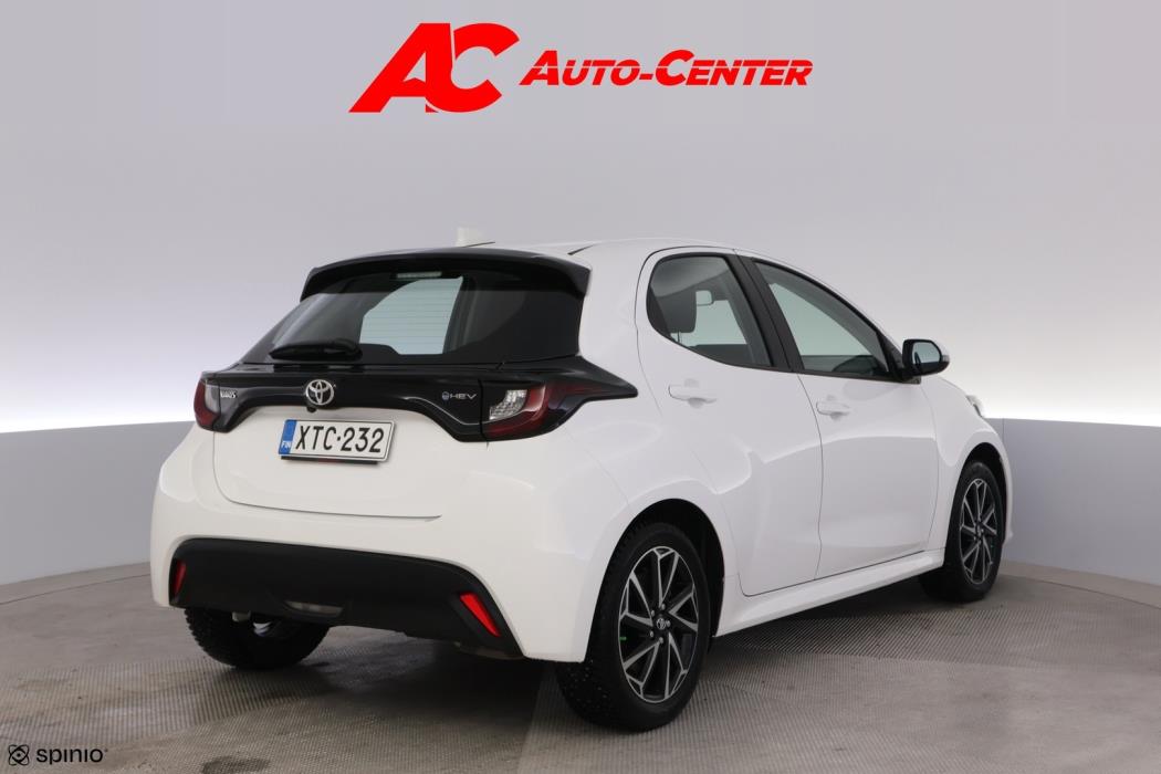TOYOTA Yaris 2024