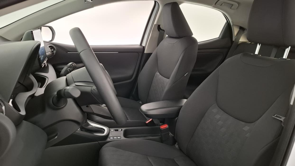 TOYOTA Yaris 2024