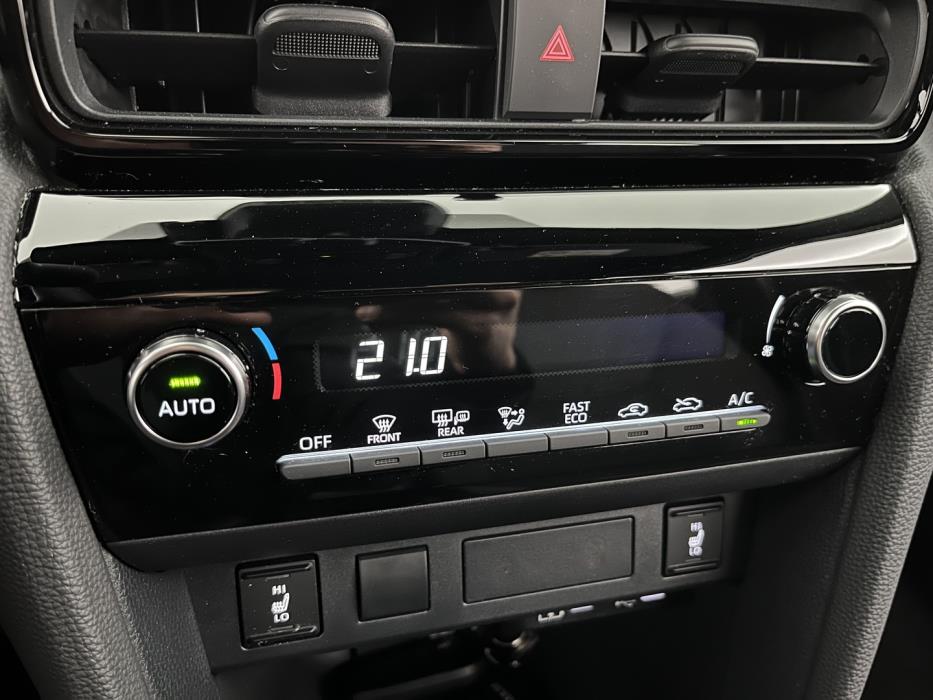TOYOTA Yaris Cross 2025