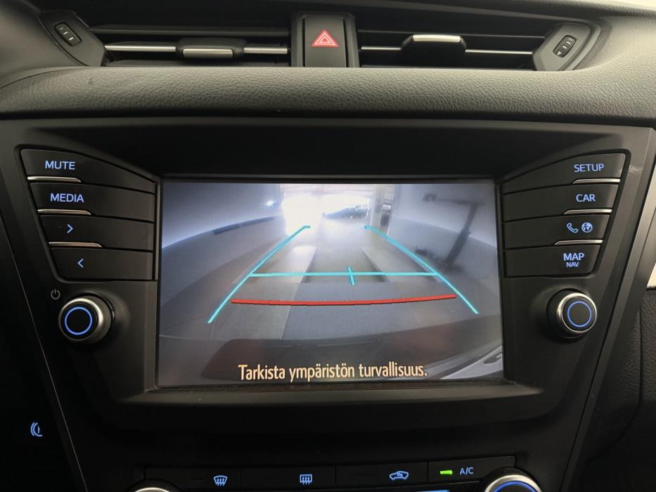 TOYOTA Avensis 2016