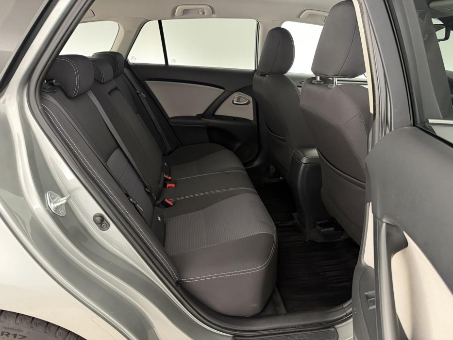 TOYOTA Avensis 2016