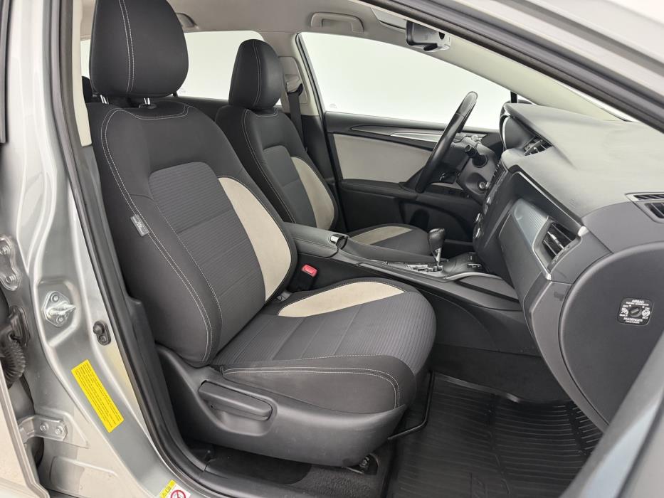 TOYOTA Avensis 2016