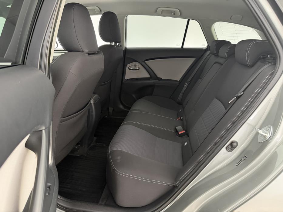 TOYOTA Avensis 2016