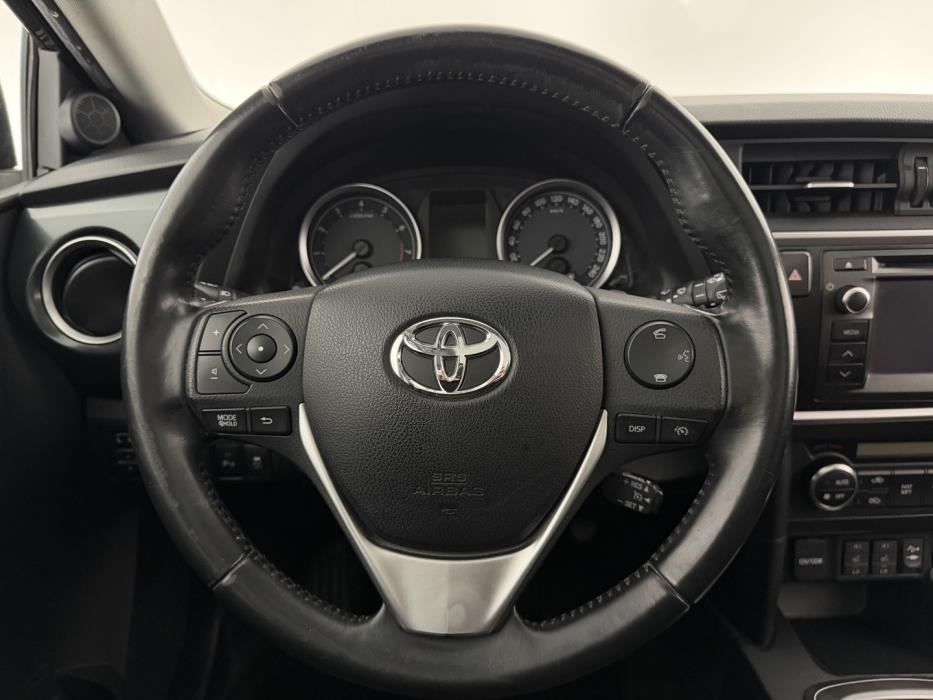 TOYOTA Auris 2013