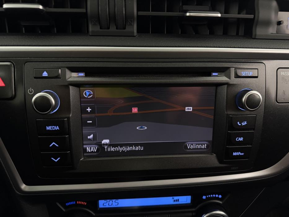 TOYOTA Auris 2013