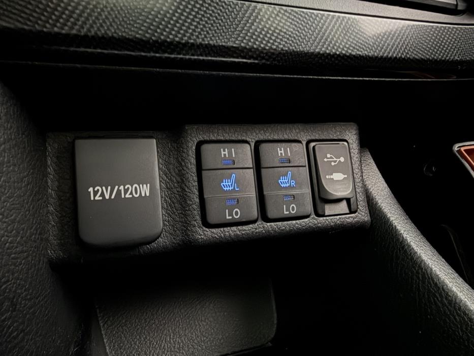 TOYOTA Auris 2013