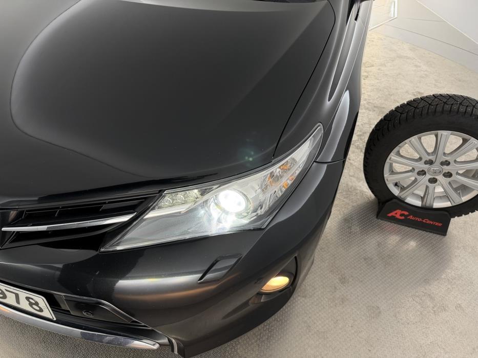 TOYOTA Auris 2013