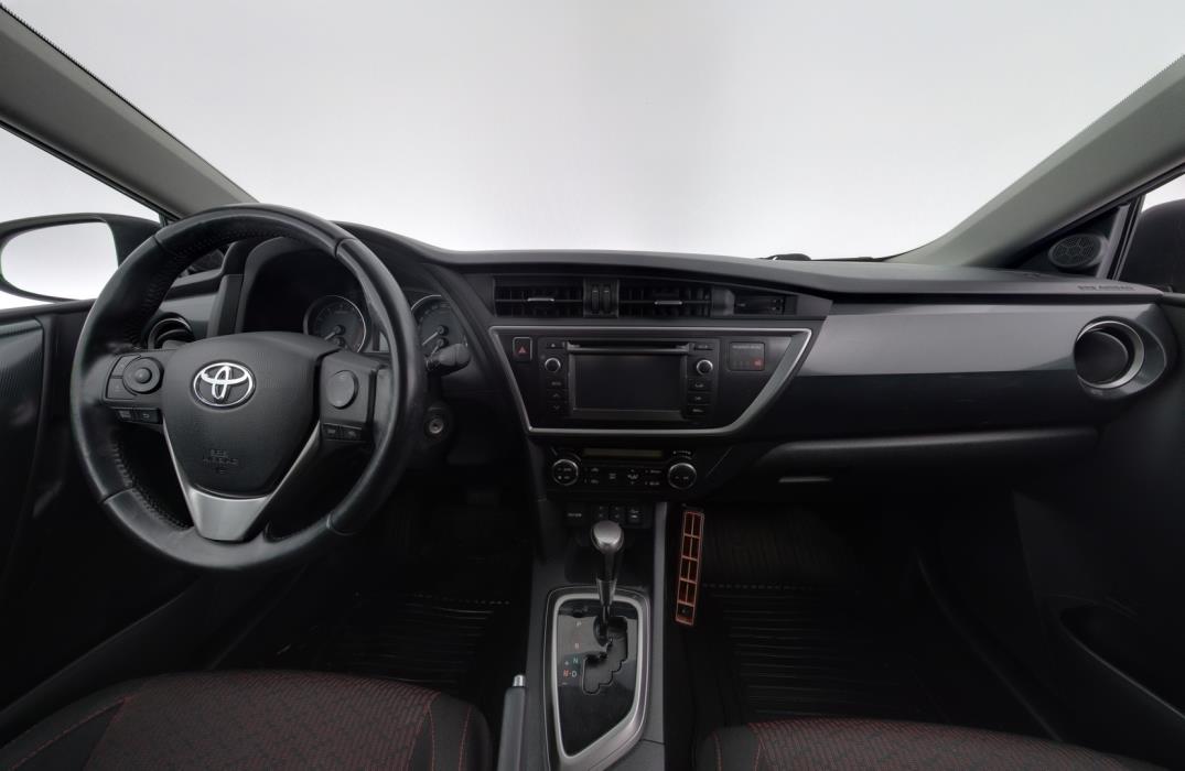 TOYOTA Auris 2013