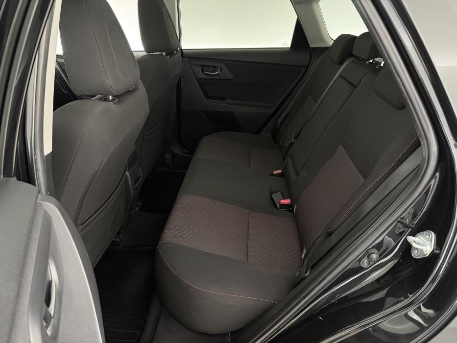 TOYOTA Auris 2013