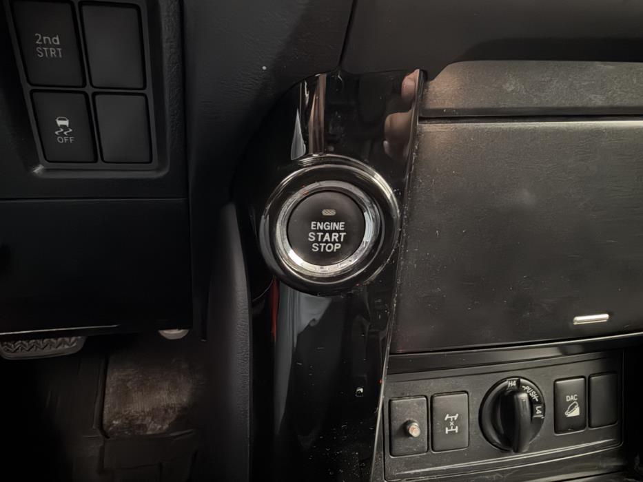 TOYOTA Land Cruiser 2014