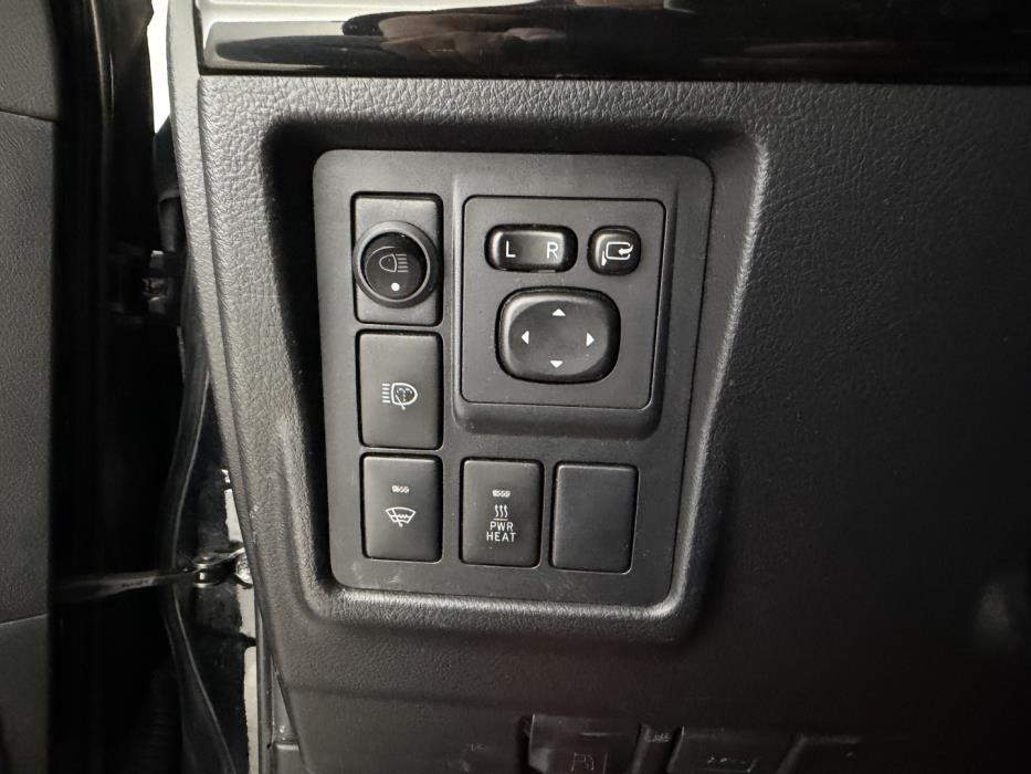 TOYOTA Land Cruiser 2014