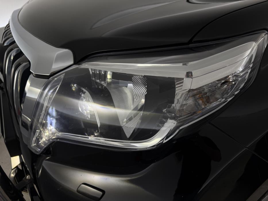 TOYOTA Land Cruiser 2014