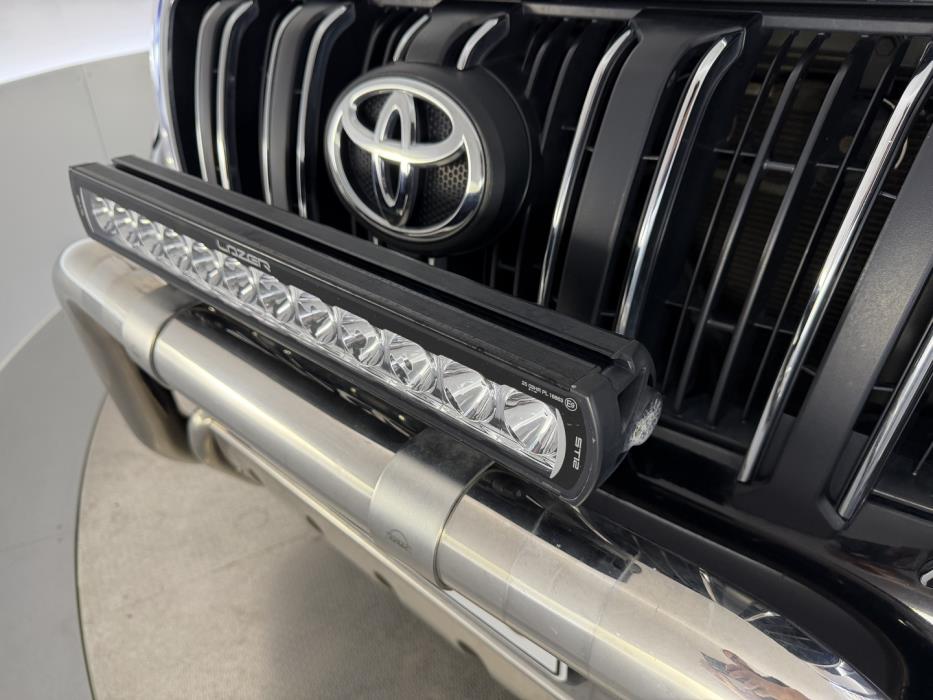 TOYOTA Land Cruiser 2014