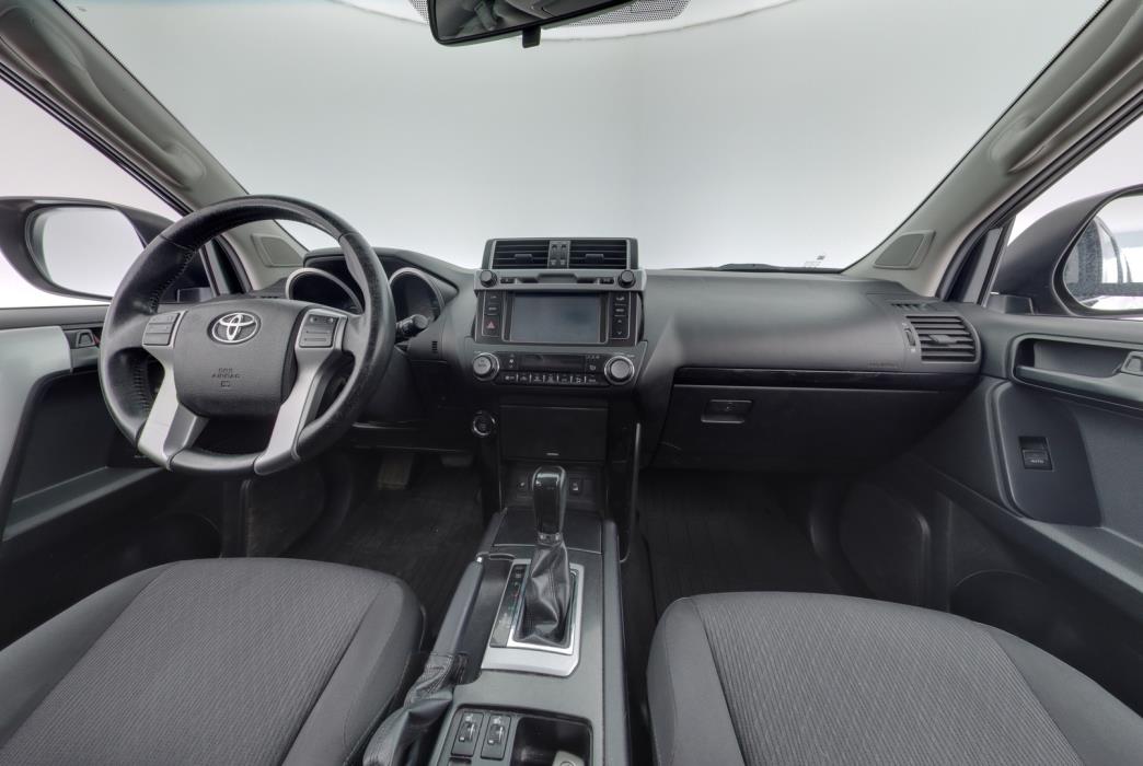 TOYOTA Land Cruiser 2014