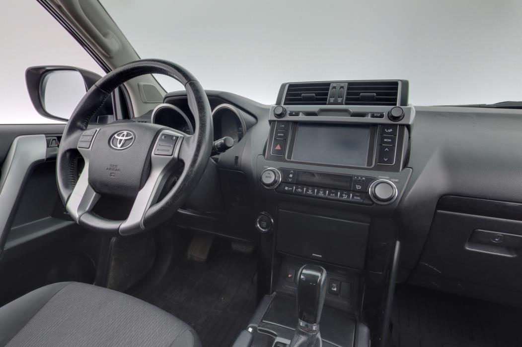 TOYOTA Land Cruiser 2014